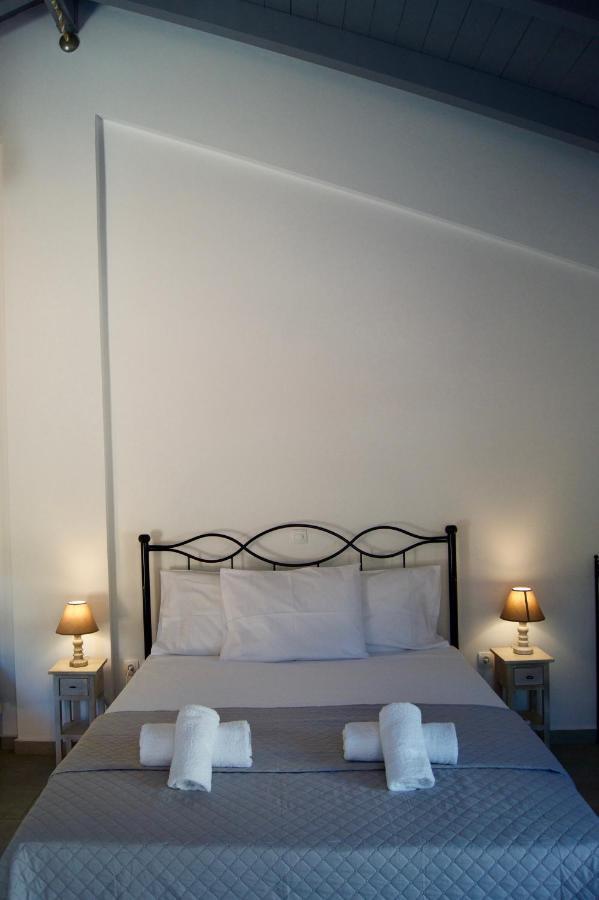 Throisma Studios With Private Pool & Parking Асос Екстериор снимка